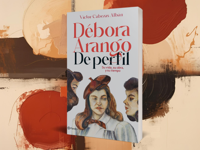 Débora Arango de perfil