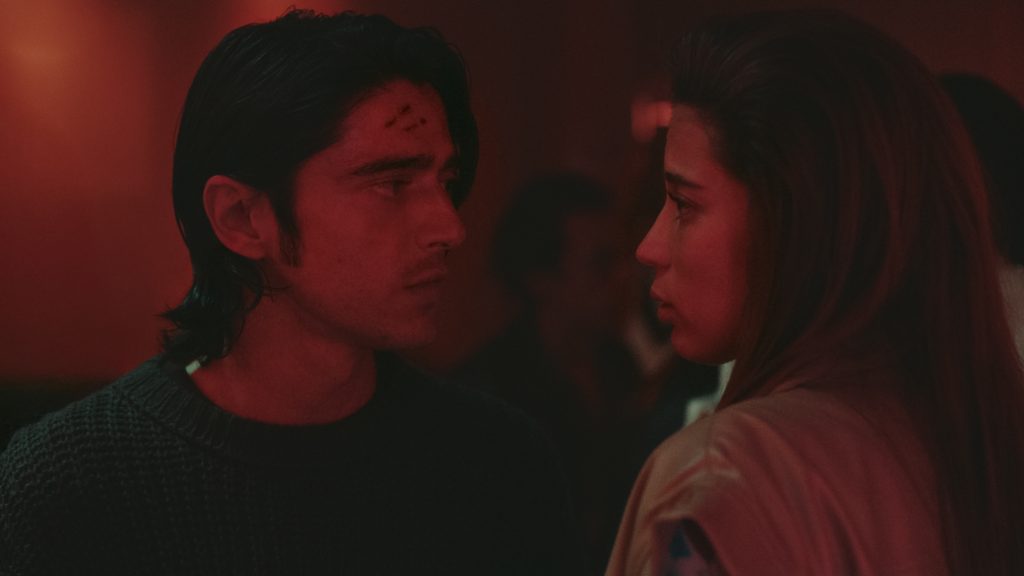 Estado de Fuga. (L to R) Paulina Diazgranados as Margarita, José Restrepo as Camilo León in Estado de Fuga. Cr. Courtesy of Netflix / Netflix © 2025