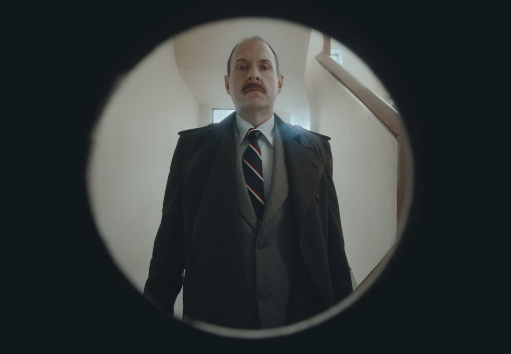 Estado de Fuga. Andrés Parra as Jeremías Salgado in Estado de Fuga. Cr. Courtesy of Netflix / Netflix © 2025